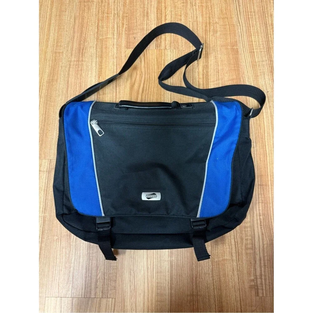 American Tourister tourister pockets some